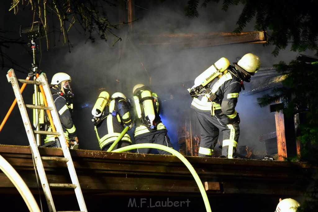 Grossfeuer Einfamilienhaus Siegburg Muehlengrabenstr P0190.JPG - Miklos Laubert